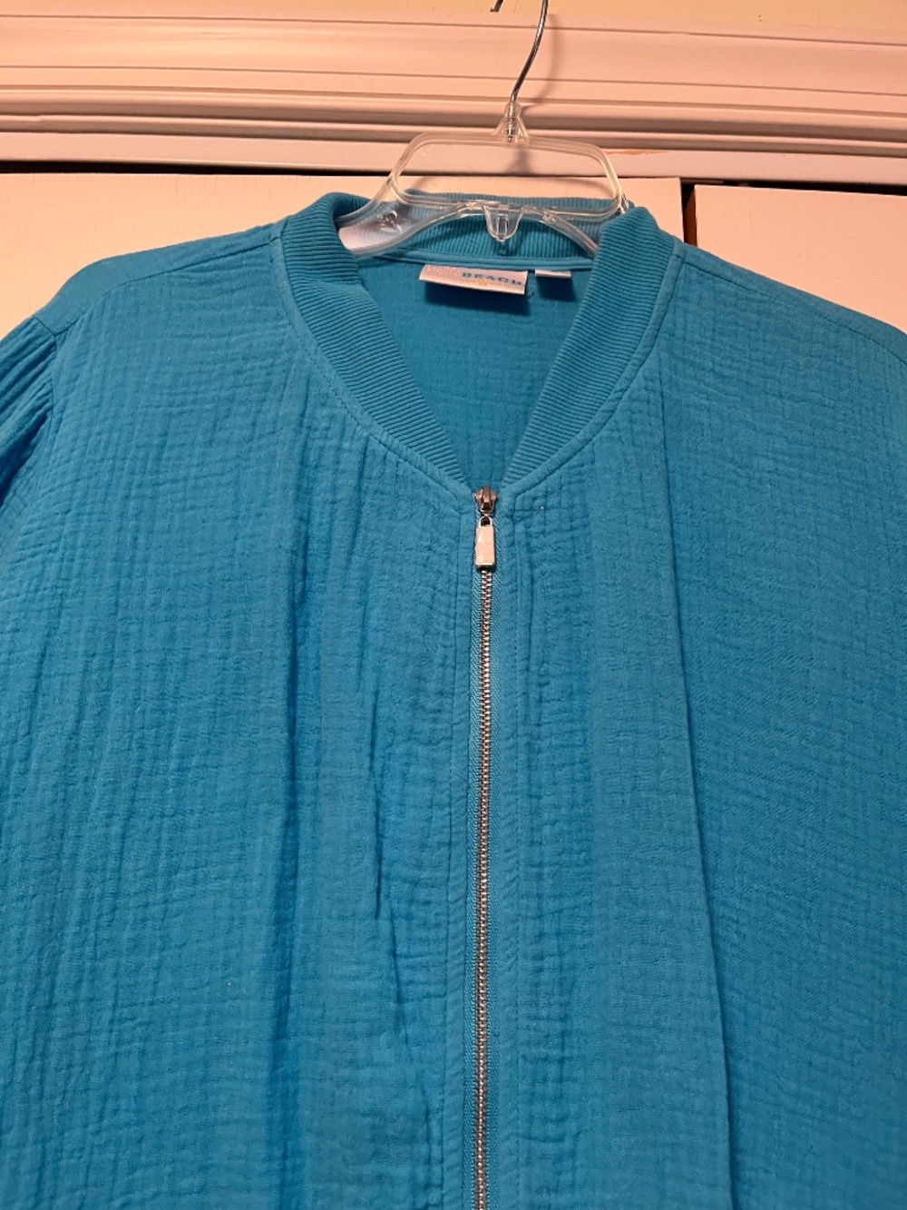Woman s Jacket - Picture 3 of 4